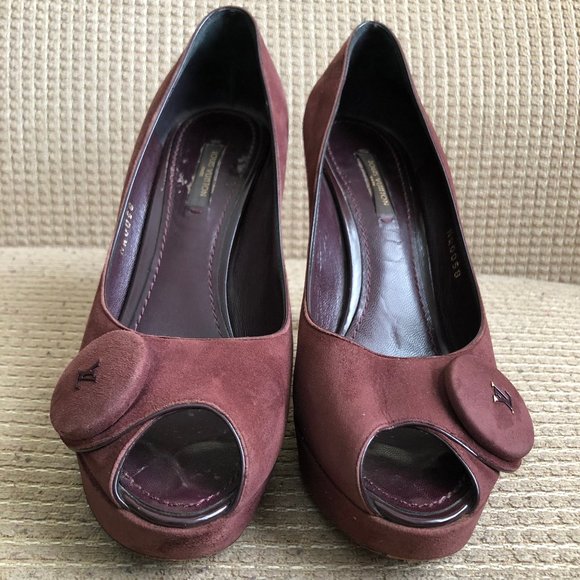 Louis Vuitton Women's Suede Chelsea Button Peep - Picture 4 of 15